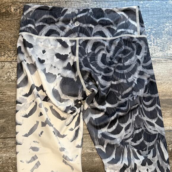 Lululemon Pants Womens 6 Black White Capri Crop High Rise Wunder Under Patterned - Picture 7 of 14